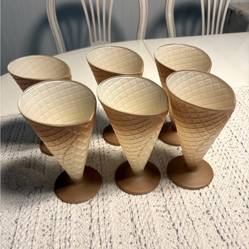 6 Pcs Vintage Bormioli Rocco Gelato Dessert Bowls waffle cones Made in Italy NEW